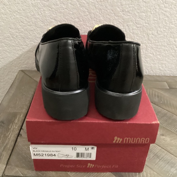 Munro Viv Lug Loafer, size 10 - Picture 10 of 11